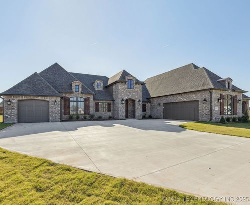 114 W 165th St S, Glenpool, OK, 74033-5336 | Card Image