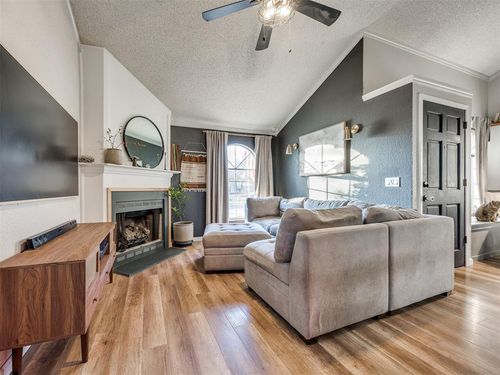 2130 Meench Dr, Moore, OK, 73170-7494 | Card Image