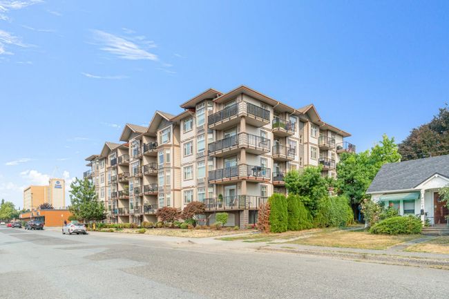 202 - 46021 Second Avenue, Condo with 3 bedrooms, 2 bathrooms and null parking in Chilliwack BC | Image 4