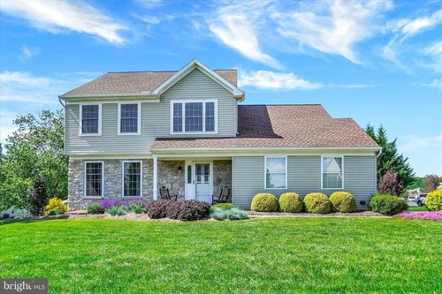 20 Olde Hickory Rd, MOUNT WOLF, PA, 17347-9679 | Card Image