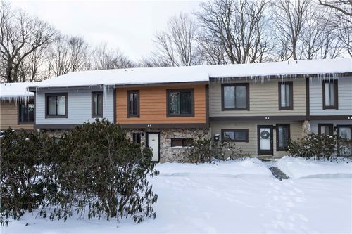 14 Zurich Way, Champion, PA, 15622-4017 | Card Image