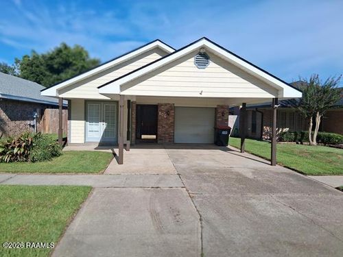 106 Darteze Dr, Lafayette, LA, 70508-8111 | Card Image