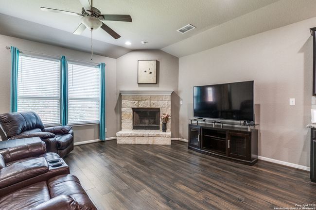30638 Horseshoe Path, House other with 4 bedrooms, 4 bathrooms and null parking in Bulverde TX | Image 5