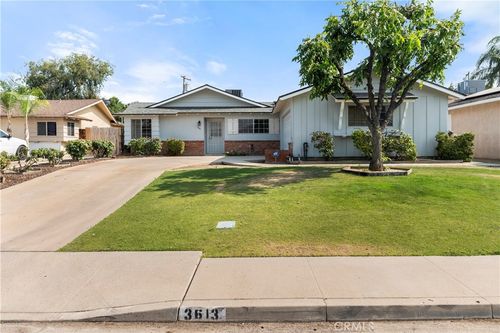 3613 Bianchi Way, Bakersfield, CA, 93309-4111 | Card Image
