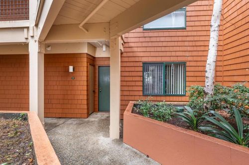 c123-4250 El Camino Real, Palo Alto, CA, 94306 | Card Image