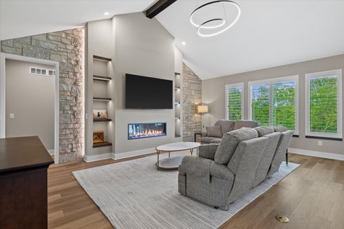 N69W17970 Haven Dr, MENOMONEE FALLS, WI, 53051 | Card Image