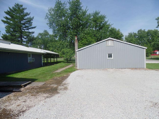 195 W Minella St, House other with 2 bedrooms, 1 bathrooms and null parking in Lyons IN | Image 11
