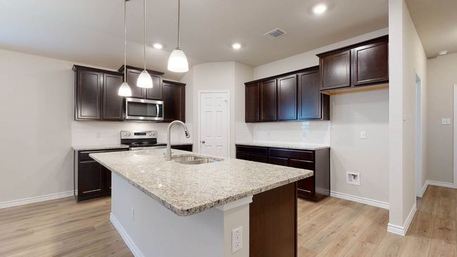 200 Creekfall Rd, House other with 4 bedrooms, 2 bathrooms and 2 parking in Burnet TX | Image 9