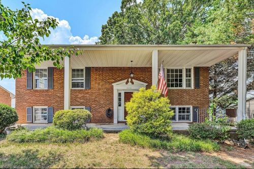 5428 5428 Sweetfern Dr Dr, Roanoke, VA, 24019 | Card Image