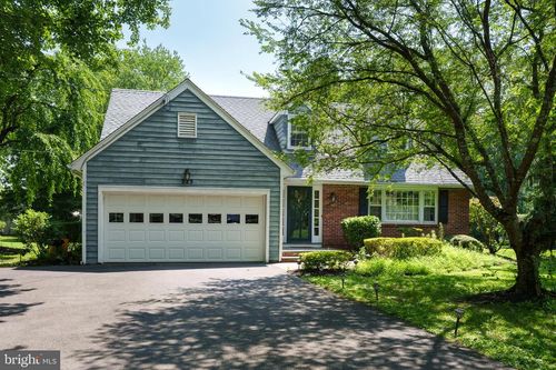 325 Sked St, Pennington, NJ, 08534-2724 | Card Image