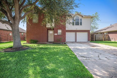 5114 Chase Court Dr, Bacliff, TX, 77518-2438 | Card Image