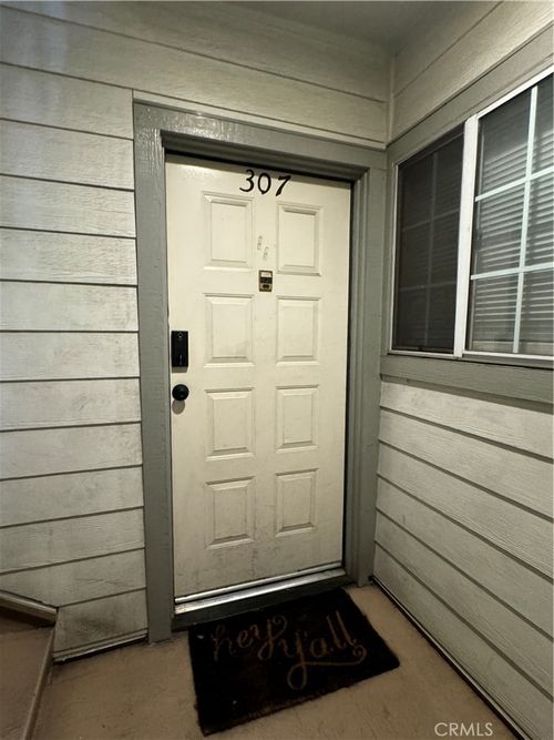 11150 Glenoaks Blvd, Pacoima, CA, 91331-6601 | Card Image