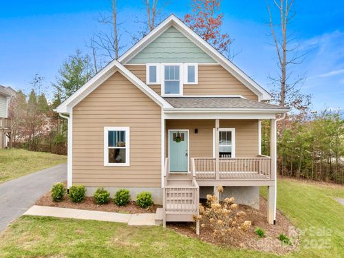 7 Berry Crest Ln, Arden, NC, 28704-1487 | Card Image