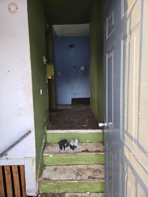 3022 Seneca St, Flint, MI, 48504-2555 | Card Image