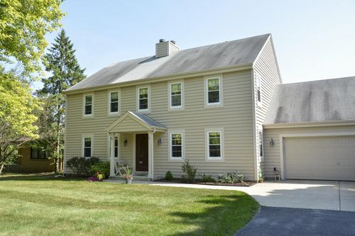 7825 W Puetz Rd, Franklin, WI, 53132-9678 | Card Image