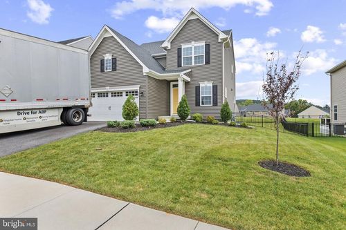 225 Chadsworth Way, YORK, PA, 17402-1919 | Card Image