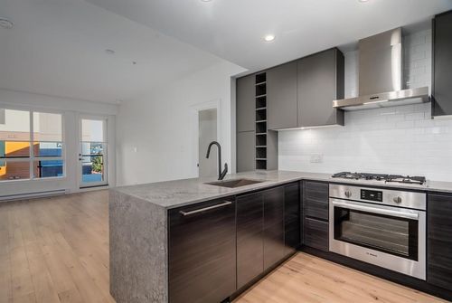 423-3131 Murray St, Port Moody, BC, V3H0L9 | Card Image