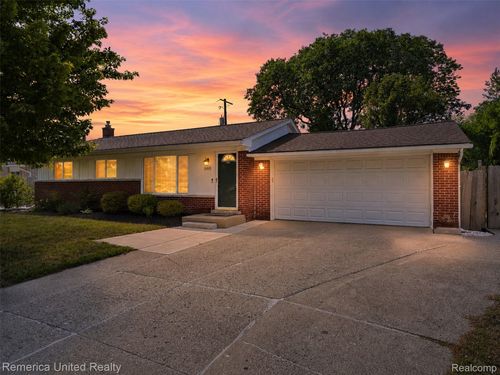 38031 Five Mile Road, Livonia, MI, 48154 | Card Image