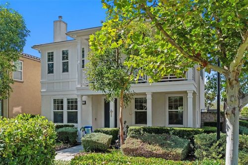 637 E Lavender Way, Azusa, CA, 91702-6293 | Card Image