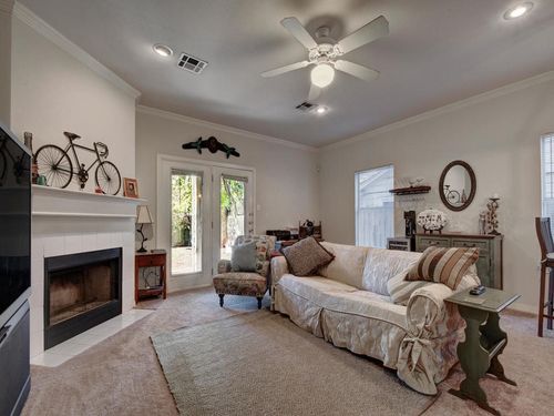 b-609 E 49th St, Austin, TX, 78751-2605 | Card Image