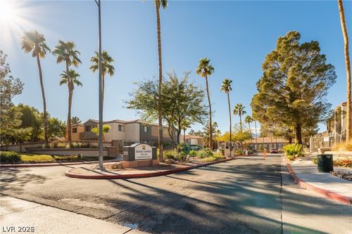 2016-3151 Soaring Gulls Dr, Las Vegas, NV, 89128-7035 | Card Image