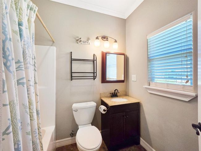 933 Westview, House other with 2 bedrooms, 2 bathrooms and 1 parking in Crystal Beach TX | Image 28