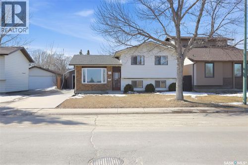 139 Hunt Rd, Saskatoon, SK, S7L6E6 | Card Image