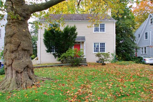 414 Hunt Ln, Manhasset, NY, 11030-2637 | Card Image