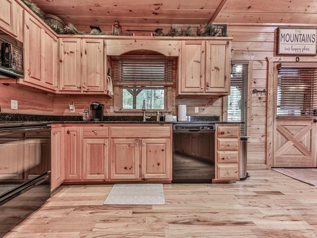 902 Laurel Creek Trl, Home with 3 bedrooms, 3 bathrooms and null parking in Cherry Log GA | Image 17