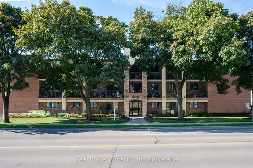 303-1212 Fennell Ave E, Hamilton, ON, L8T1T2 | Card Image