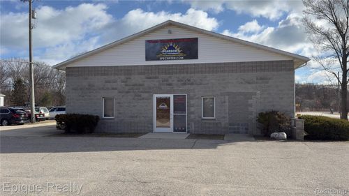 2970 Cherryhill Dr, Fort Gratiot, MI, 48059-3566 | Card Image