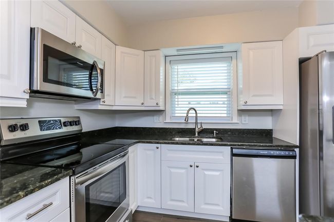 420 Flamingo Dr, House other with 3 bedrooms, 2 bathrooms and null parking in APOLLO BEACH FL | Image 5