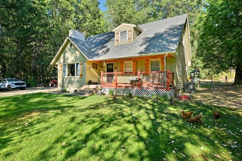 6324 E Evans Creek Rd, Rogue River, OR, 97537-9605 | Card Image