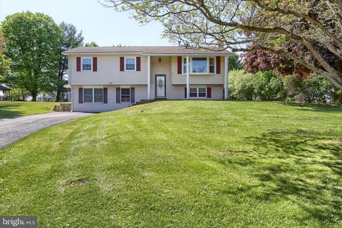 2351 Armstrong Valley Rd, HALIFAX, PA, 17032-9705 | Card Image