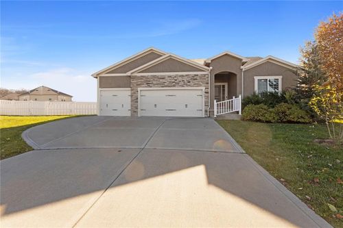 1103 Sw Badger Court, Oak Grove, MO, 64075 | Card Image