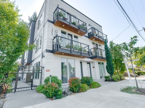 11-2050 N Killingsworth St, Portland, OR, 97217-4433 | Card Image