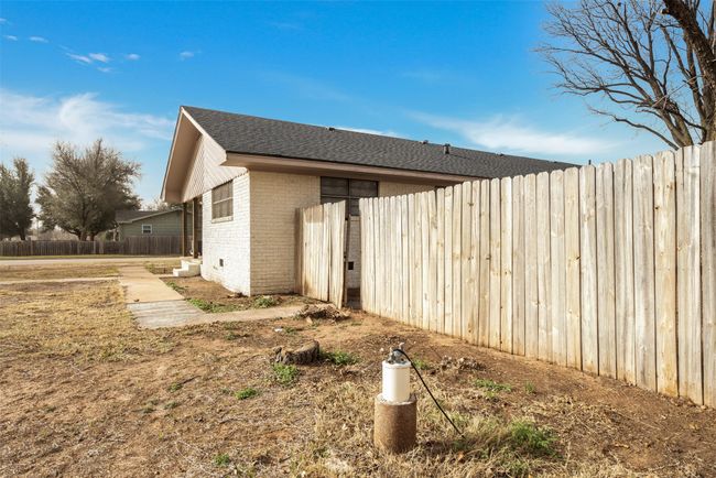 411 N 5 Th Ave, House other with 3 bedrooms, 2 bathrooms and null parking in Munday TX | Image 36