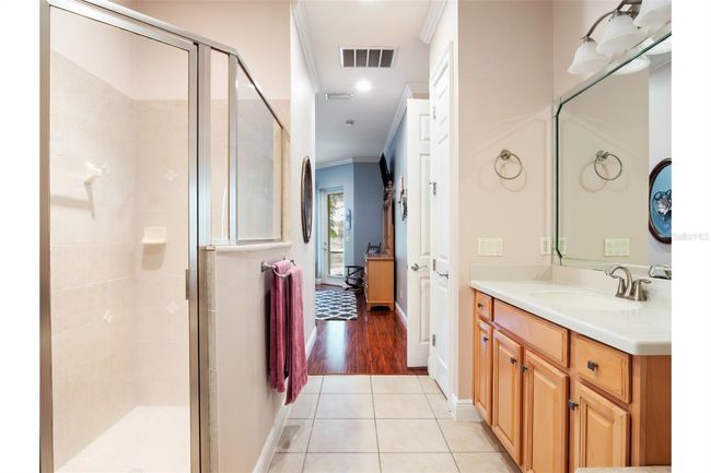 Guest bathroom | Image 18