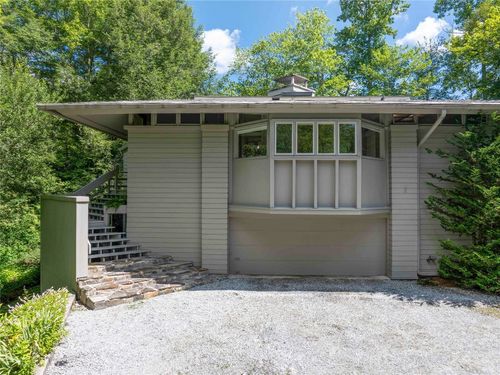 518 Country Club Dr, Highlands, NC, 28741-7331 | Card Image