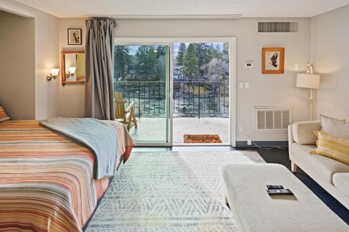 315-316-1565 Nw Wall Street, Bend, OR, 97703 | Card Image