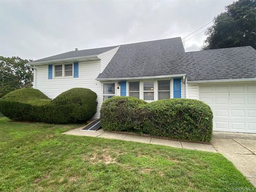 85 Stellenwerf Avenue, Islip, NY, 11752 | Card Image