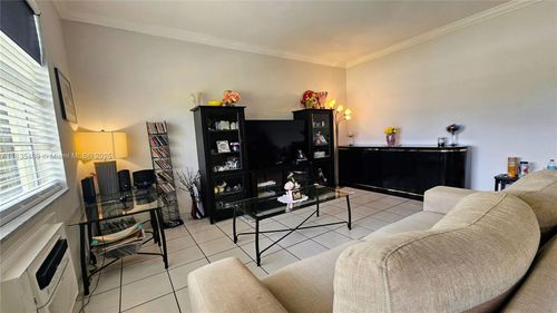 apt-109-17000 Ne 14th Ave, North Miami Beach, FL, 33162-2925 | Card Image