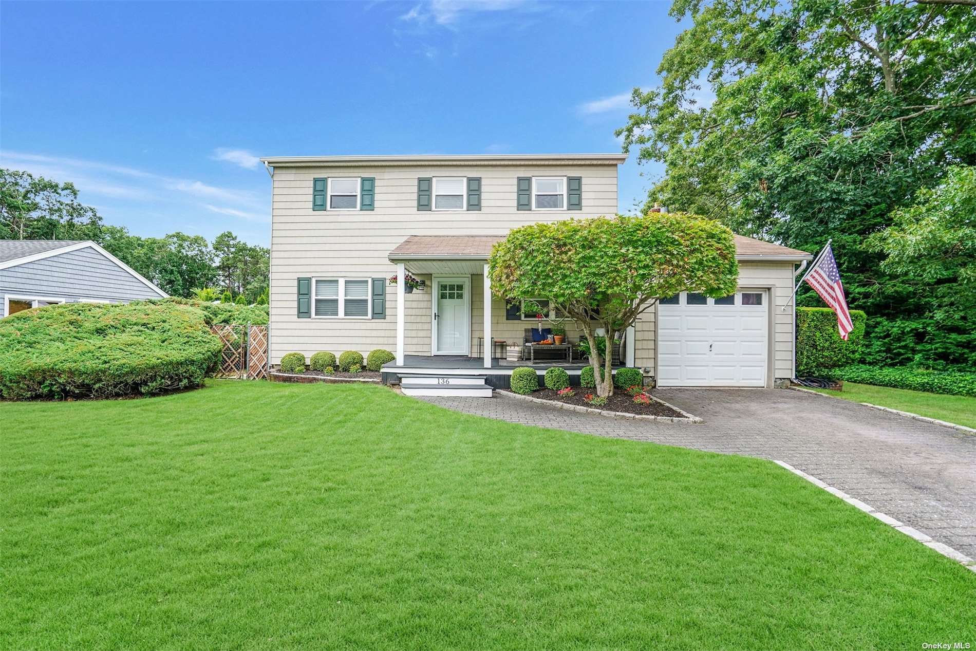 Norwalk Ave, Medford, NY 11763
