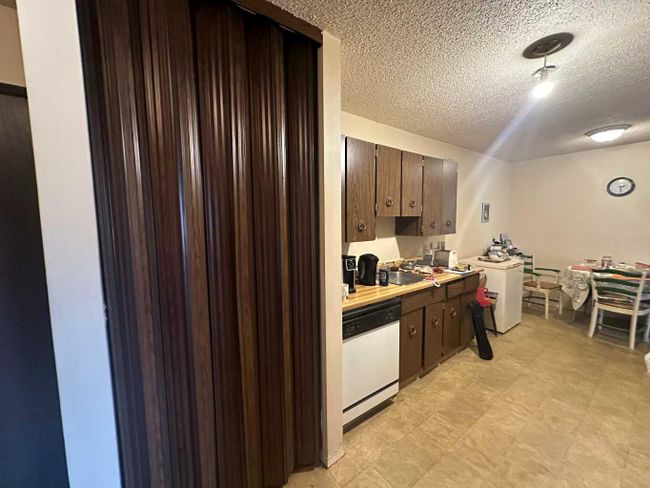 212 - 7801 98 Street, Home with 2 bedrooms, 1 bathrooms and 1 parking in Peace River AB | Image 2