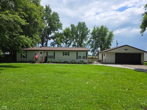 105 Cottonwood Dr, Maxwell, IN, 46154-9715 | Card Image