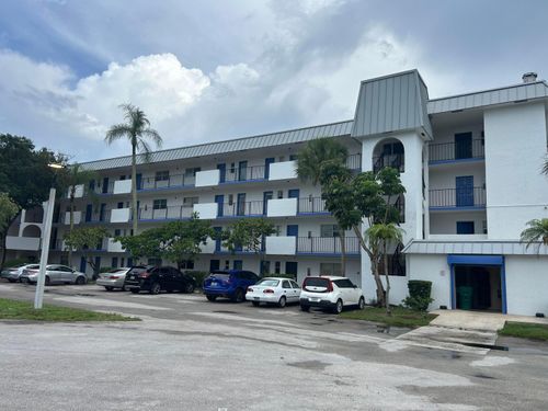 105-6100 S Falls Circle Dr, Lauderhill, FL, 33319-6915 | Card Image