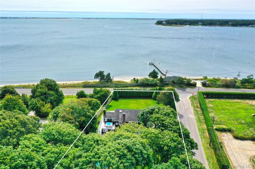 2 S Valley Rd, Hampton Bays, NY, 11946-1622 | Card Image