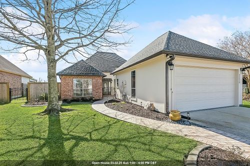 5270 Courtyard Dr, Gonzales, LA, 70737 | Card Image