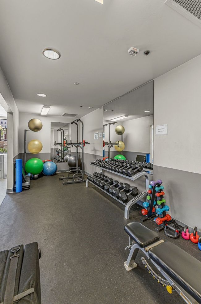 Gym with visible vents | Image 23