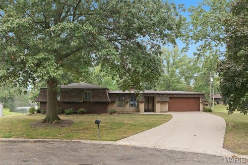 2007 Main Dr, Highland, IL, 62249-1740 | Card Image